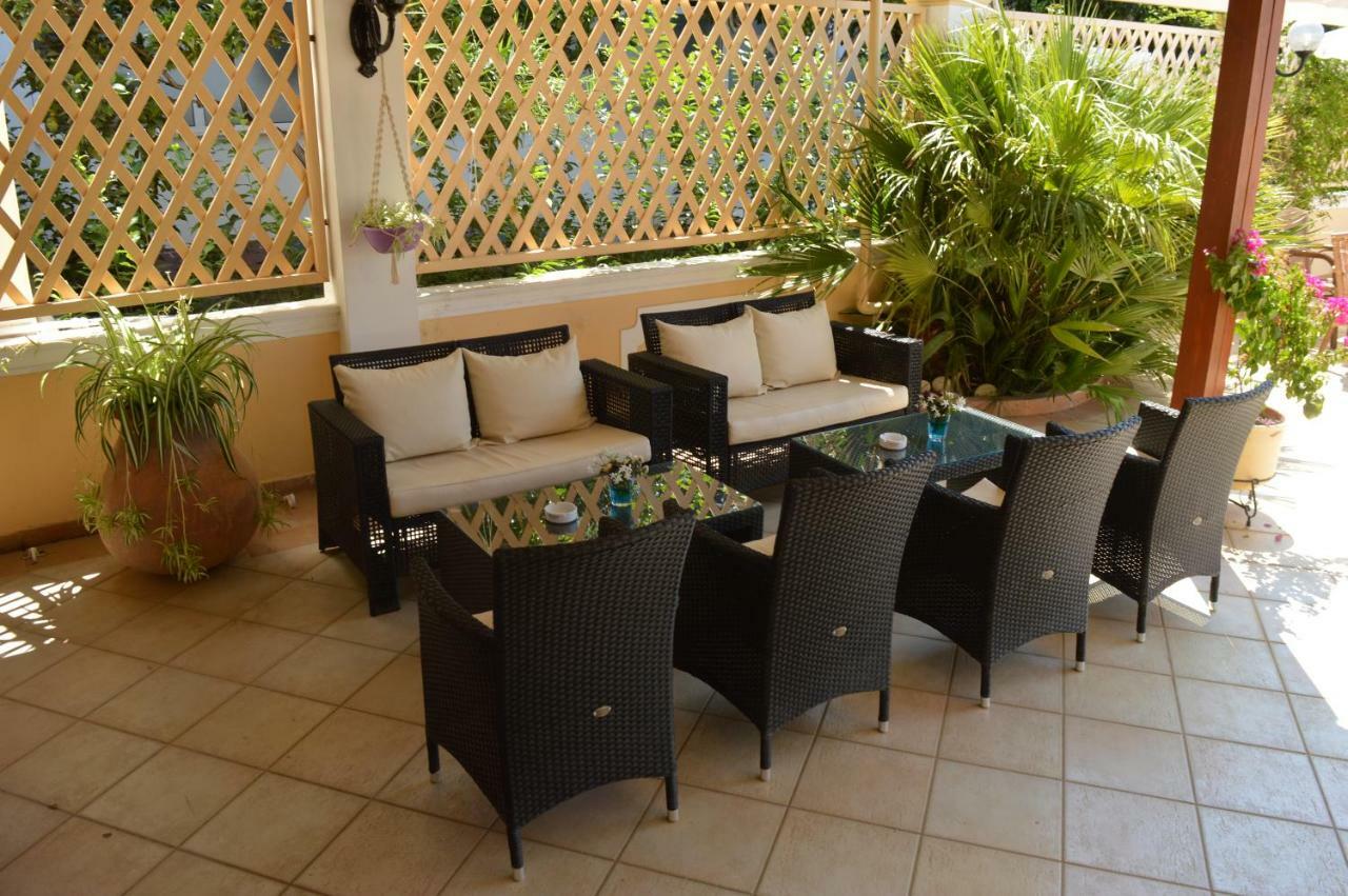 Konstantina Aparthotel